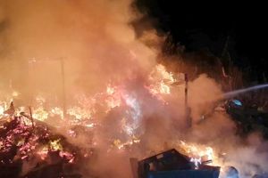 Bărbat mort într-un incendiu ce i-a cuprins adăpostul improvizat, la Timişoara