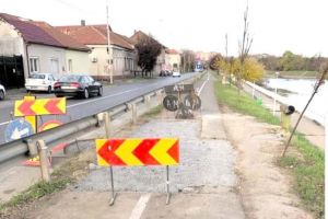 Ne enervează: Promenada de pe malul Crişului, pradă dezinteresului