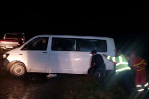 Arabi împotmoliţi cu duba la Sălătrucu