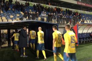 Au terminat turul în huiduielile suporterilor