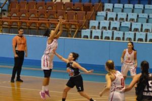 Au spart gheaţa şi baschetbalistele