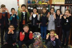 75 de kilograme de capace strânse de elevi ai Școlii Gimnaziale “Georghe Coşbuc”