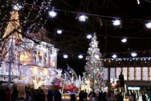 Se aprinde iluminatul de sărbători la Piteşti