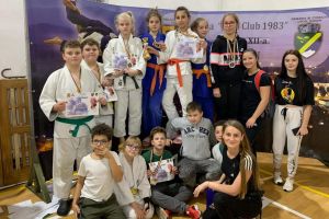 Șase medalii pentru tinerii judoka de la LPS Bihorul şi CS Crişul la concursul de la Huedin