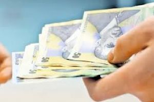 Guvernul a decis: Creşte salariul minim, iar salariul diferenţiat pe studii dispare