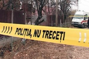 Halucinant! Un bărbat şi-a ucis iubita, apoi a dormit lângă ea, pe pat