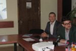 Aplicaţie pentru transportul în comun, lansată la RAT. SRL-ul municipal dă drumul la bilete electronice, accesate direct de pe telefonul mobil de către călători