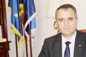 Gigel Paraschiv, Doctor Honoris Causa al Universităţii din Piteşti