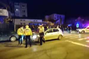 Accident cu victimă în municipiul Botoşani! Un şofer a acroşat un pieton, l-a transportat la spital, după care a anunţat poliţiştii