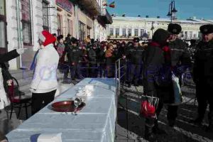 Primăria Botoşani oferă 1.000 de porţii de fasole cu cârnaţi de Ziua Naţională