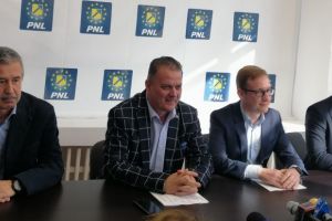 Dâmboviţean agresat de un poliţist în ziua votului. Ce spune PNL