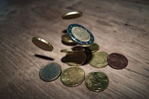 Ai angajaţi în concediu medical? Știai că poţi primi integral banii înapoi din FNUASS?