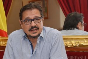 Director câteva zile! Daniel Vulcu a fost repus în funcţie, dar îi expiră contractul. Managerul ameninţă cu un nou proces 