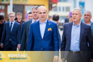 Se apropie localele! Primarul PNL dă o masă din bani publici, la Titu