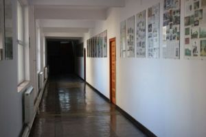 Un student din Sibiu va primi 20.000 lei despăgubiri după ce şi-a dat în judecată fosta şcoală