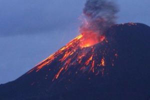 O nouă CATASTROFĂ NATURALĂ loveşte lumea. MII de OAMENI evacuaţi de URGENȚĂ