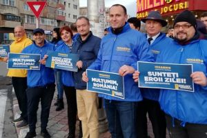 Liberalii târgovişteni s-au bucurat (şi) în stradă