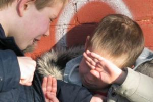 Un copil din Braila terorizeaza intreg centrul de plasament in care locuieste / “Are un limbaj obscen si instiga copii la un comportament pornografic”