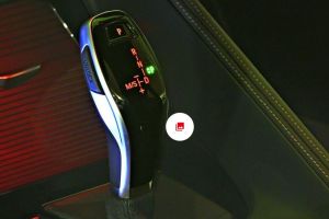 Cutie manuală versus automată: Care este cea mai bună opţiune?