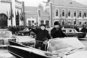 Statuia lui Mihai Viteazul de la Alba Iulia, dezvelită în prezenţa lui Nicolae Ceauşescu. Cum a fost sărbătorit 1 decembrie acum 51 de ani