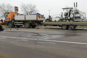 Accident rutier pe DN3. Doua autoturisme implicate. Trei victime (galerie foto) 