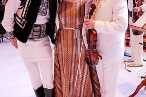 Două spectacole folclorice „Alexandru Brădăţan şi invitaţii săi”, la început de ...