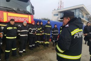 Portul Midia: Continua operatiunile de salvare a oilor din nava scufundata (galerie foto)