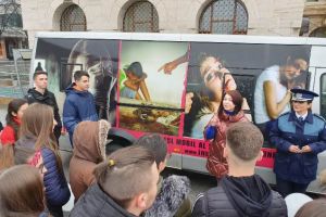 FOTO: Acţiune a poliţiştilor pentru prevenirea traficului de persoane