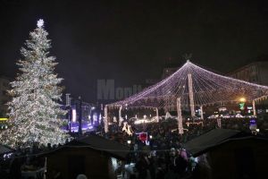 Luminile de sărbătoare s-au aprins în centrul Sucevei, de Ziua Bucovinei