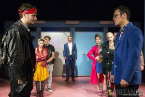 „Exploziv”, despre bullying-ul în şcoală: Adolescenţii orădeni, invitaţi la primul spectacol al trupei Arcadia dedicat lor (FOTO)