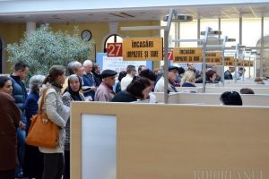 Măsură anti-cozi: Primăria Oradea va taxa serviciile la ghişeu şi va lansa o platformă online gratuită, ca să ne ţină... pe internet