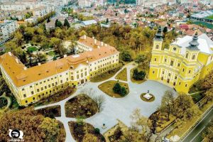 Parc înviorat: Parcul din jurul Palatului Baroc al Oradiei îşi schimbă complet înfăţişarea. Vezi ce ni se pregăteşte! (FOTO)