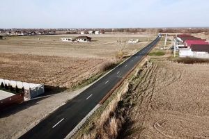 Asfalt nou pe drumul Remetea Mare – Bucovăţ