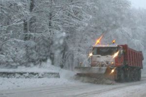 Vine iarna. Utilajele şi materialele pentru deszăpezirea drumurilor judeţene din Sibiu, pregătite