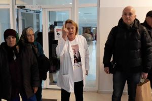 Medicii-şefi de la Geriatrie şi Chirurgie plastică şi 10 pacienţi ai Spitalului de ...
