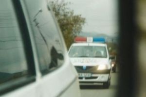 Tânăr urmărit de poliţie prin Lazarea