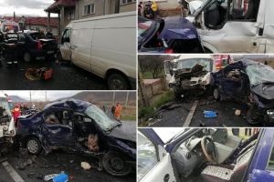 UPDATE FOTO. Accident rutier MORTAL pe DN66: O şoferiţă a DECEDAT după ce a intrat cu maşina pe contrasens şi s-a ciocnit frontal cu o autoutilitară