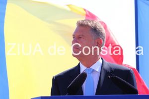Klaus Iohannis a primit din partea MApN distinctia Emblema de Onoare a Armatei Romaniei