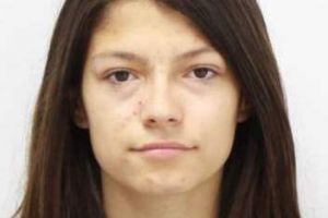 ADOLESCENTĂ de 17 ani DISPĂRUTĂ fără urmă. Dacă aţi văzut-o, SUNAȚI la 112!