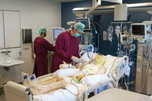 DETALII INIMAGINABILE. Fata arsă în explozie, obligată să se prostitueze?!