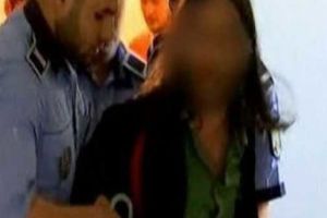 A plecat cu salariul şi prima de Crăciun înainte de a fi angajată