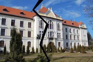 Curtea de Apel a anulat ordinul ministerial privind reînfiinţarea Liceului Teologic Romano-Catolic din Târgu Mureş