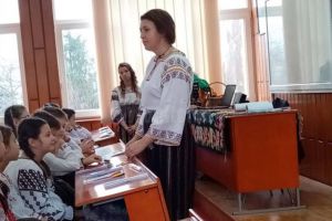 Proiectul educaţional ”România 100+”, la Colegiul Naţional de Informatică ”Spiru Haret”