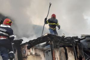 Șotânga: Bărbat ars pe 30% din corp într-un încendiu