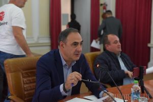 Consiliul Judeţean Bihor se laudă că a câştigat procesul intentat de liberalul Călin Gal pentru adoptarea şi rectificarea nelegală a bugetului pe anul... trecut