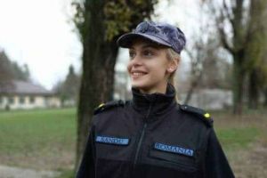„Am fost şi eu la Alba Iulia şi am văzut Unirea cea mare“: Povestirea care a influenţat o tânără elev militar să urmeze cariera armelor