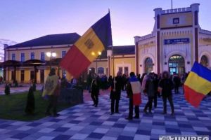 VIDEO. Participanţii la Marşul Unirii, veniţi din toate colţurile ţării şi din Diaspora, NEMULȚUMIȚI că nu au fost incluşi în programul oficial al Zilei Naţionale de la Alba Iulia