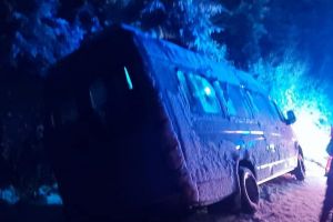 Accident rutier in judetul Vrancea. Un microbuz care transporta fotbalisti a iesit in decor (galerie foto)