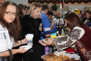 FOTO: Oaspeţii din Polonia, Ucraina şi Moldova, întâmpinaţi cu drag, căldură şi bucate alese la Reghin