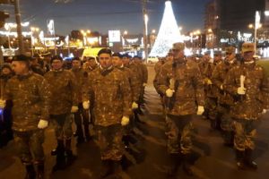 Retragere cu torţe de Ziua Naţională a României
